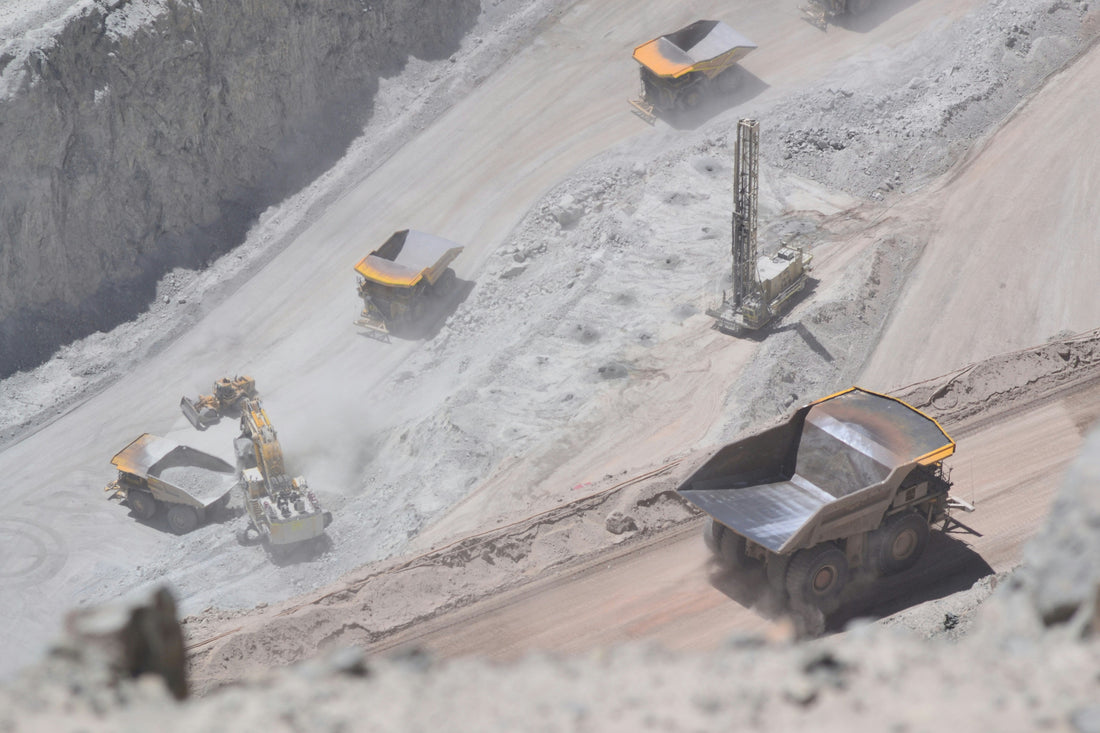 Controlling Haul-Road and Gravel-Road Dust: Brine Systems for Mine and Municipal Roads
